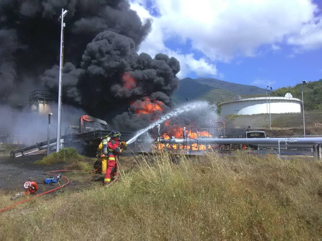 Impactantes imágenes del incendio en la planta de Pdvsa en Guatire que dejó un muerto y varios heridos graves