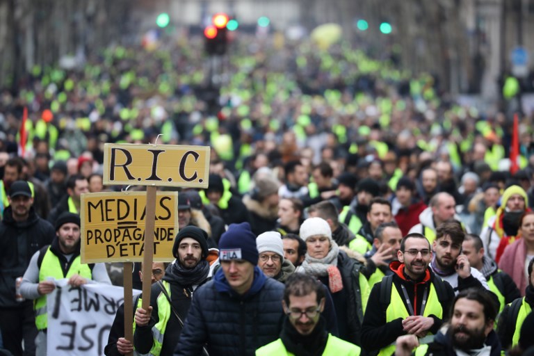 EN IMÁGENES: Los chalecos amarillos vuelven a tomar las calles en París