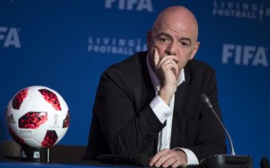 Crisis por coronavirus podría provocar profundos cambios en el fútbol, dice Infantino