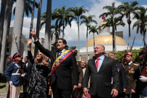 Alto funcionario de EEUU confirma contactos con círculos de confianza de Maduro, según VOA