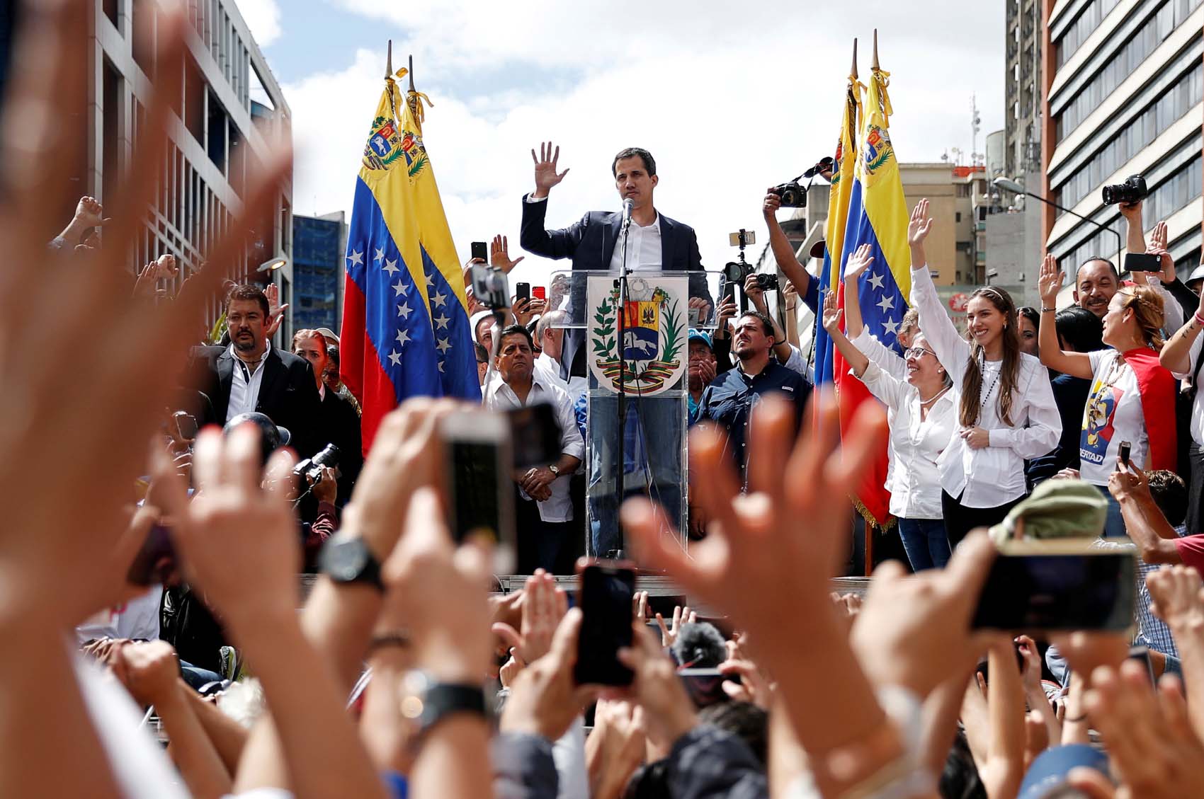 14 países de América, liderados por EEUU reconocen a Juan Guaidó como Presidente Encargado de Venezuela