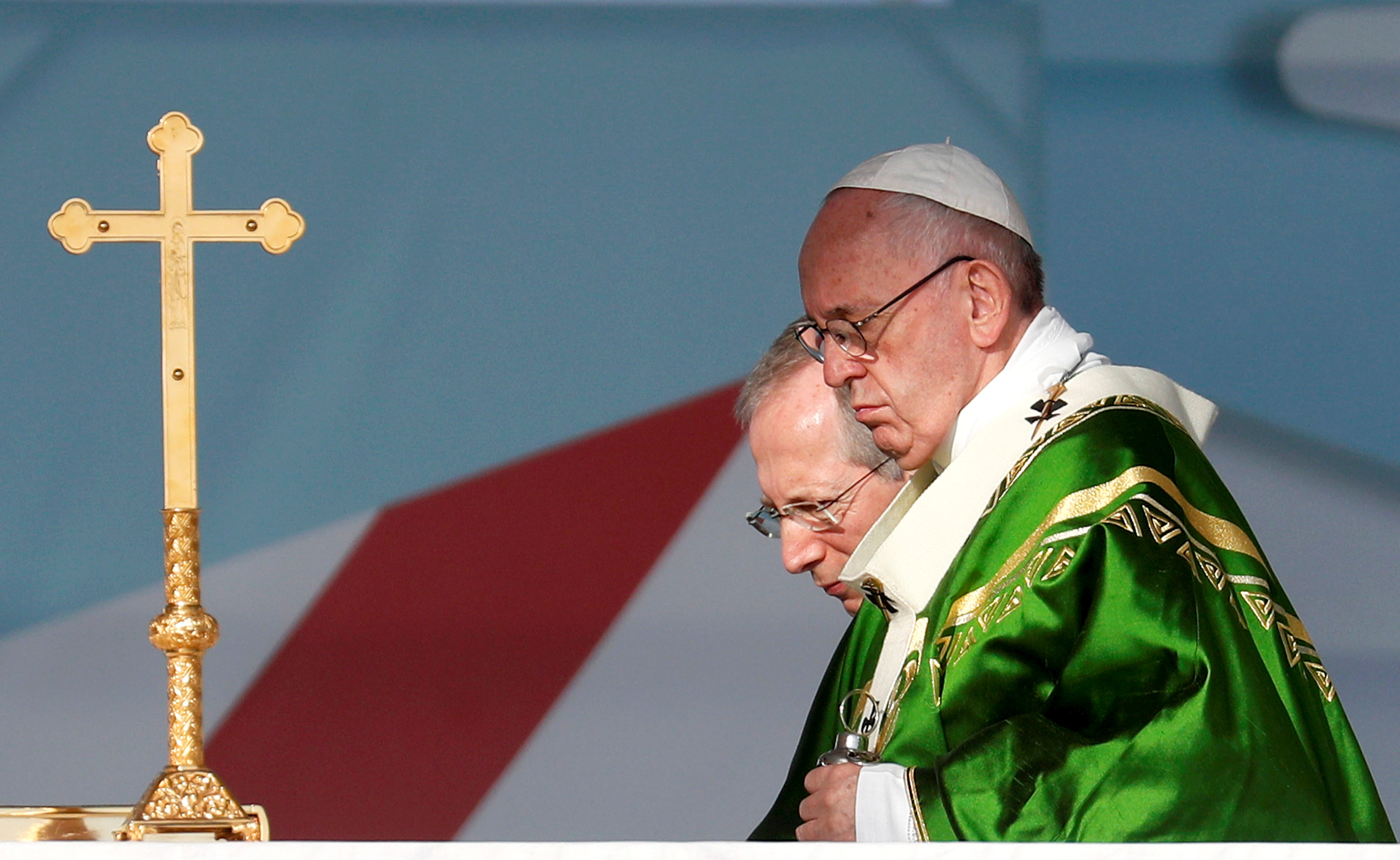 El papa Francisco pide solución justa y pacífica para crisis en Venezuela