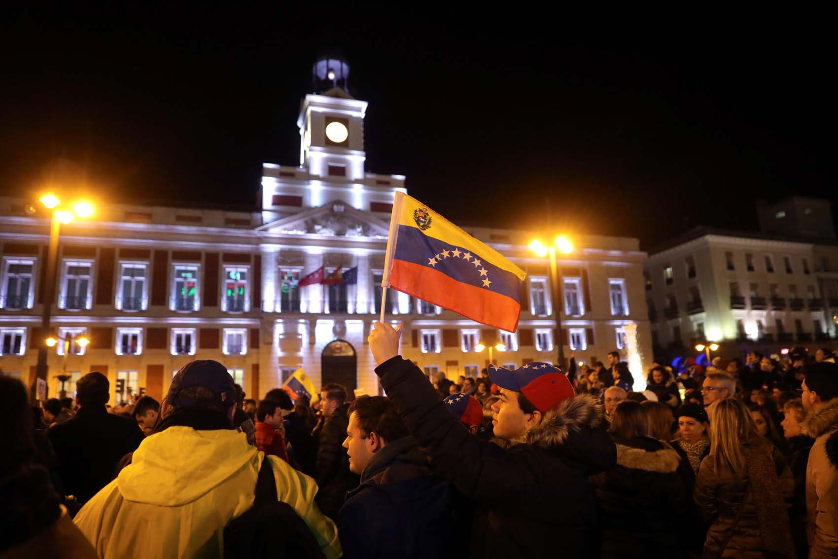 Los venezolanos toman la Puerta del Sol en Madrid:  Sánchez, ¡escucha! Únete a la lucha (fotos y video)