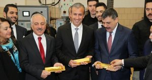Tareck El Aissami visita refinadora de oro en Turquía (FOTOS)
