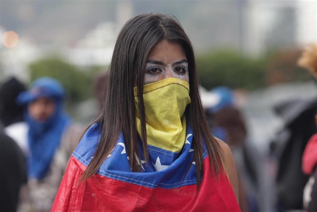 Al menos 20 mil Venezolanos baten récord de solicitudes de asilo en España para 2018