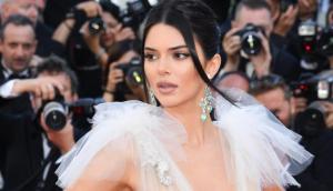 Kendall Jenner inicia el 2019 derritiendo la nieve con su desnudez