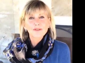 Olivia Newton-John desmiente los rumores de su muerte inminente por cáncer (video)