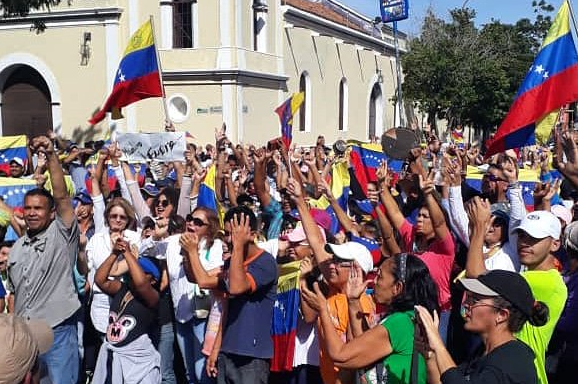 Coro también salió a manifestar por el retorno de la democracia en Venezuela #2Feb (Fotos y Video)
