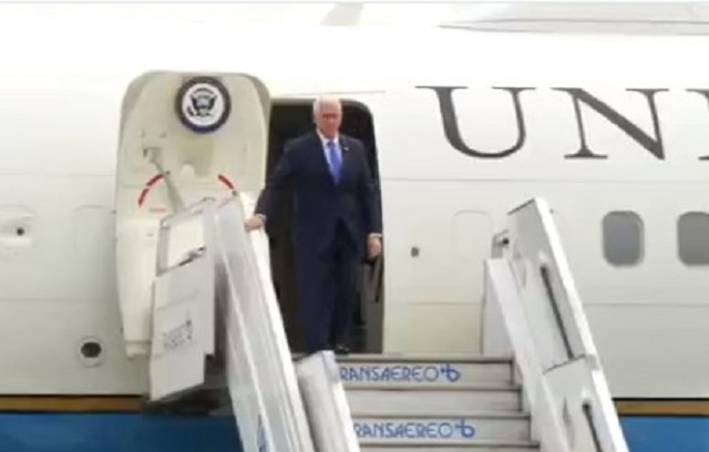 Vicepresidente Mike Pence llega a Bogotá para participar en reunión del Grupo de Lima (Video)