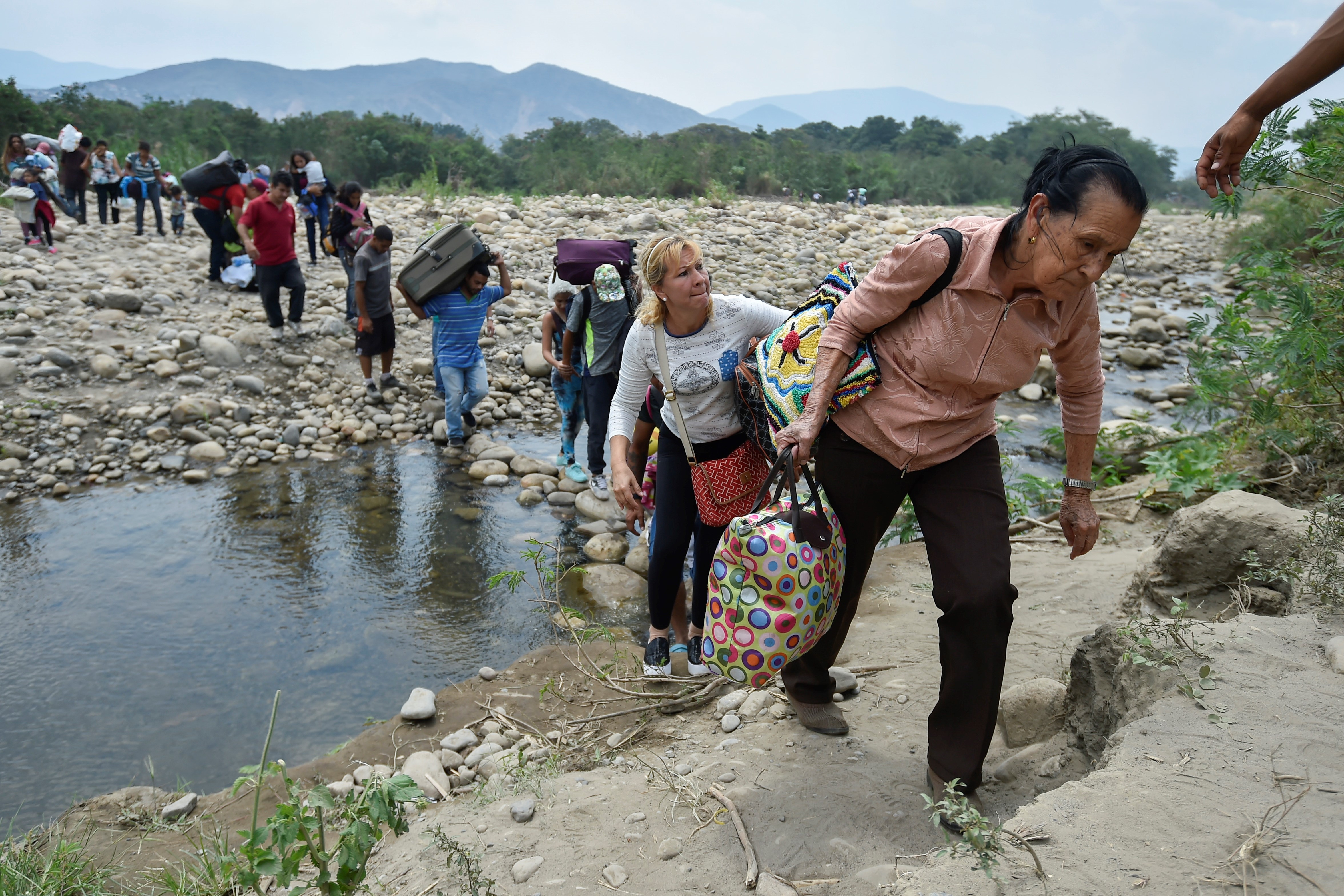 Colombia incrementa controles en trochas en la frontera con Venezuela