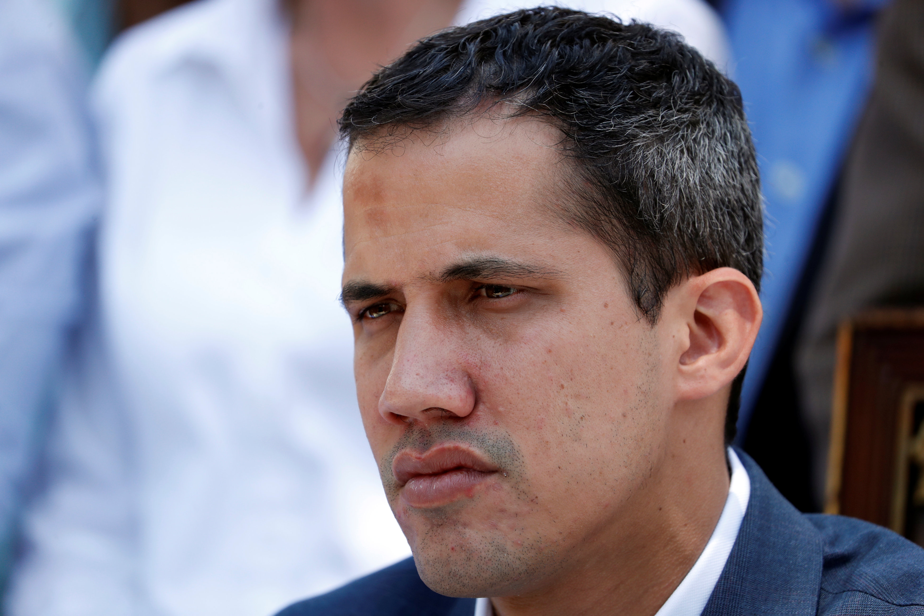Guaidó a Maduro: Después de días escondido sale a burlarse del dolor y se atreve a llamarlo “asueto”