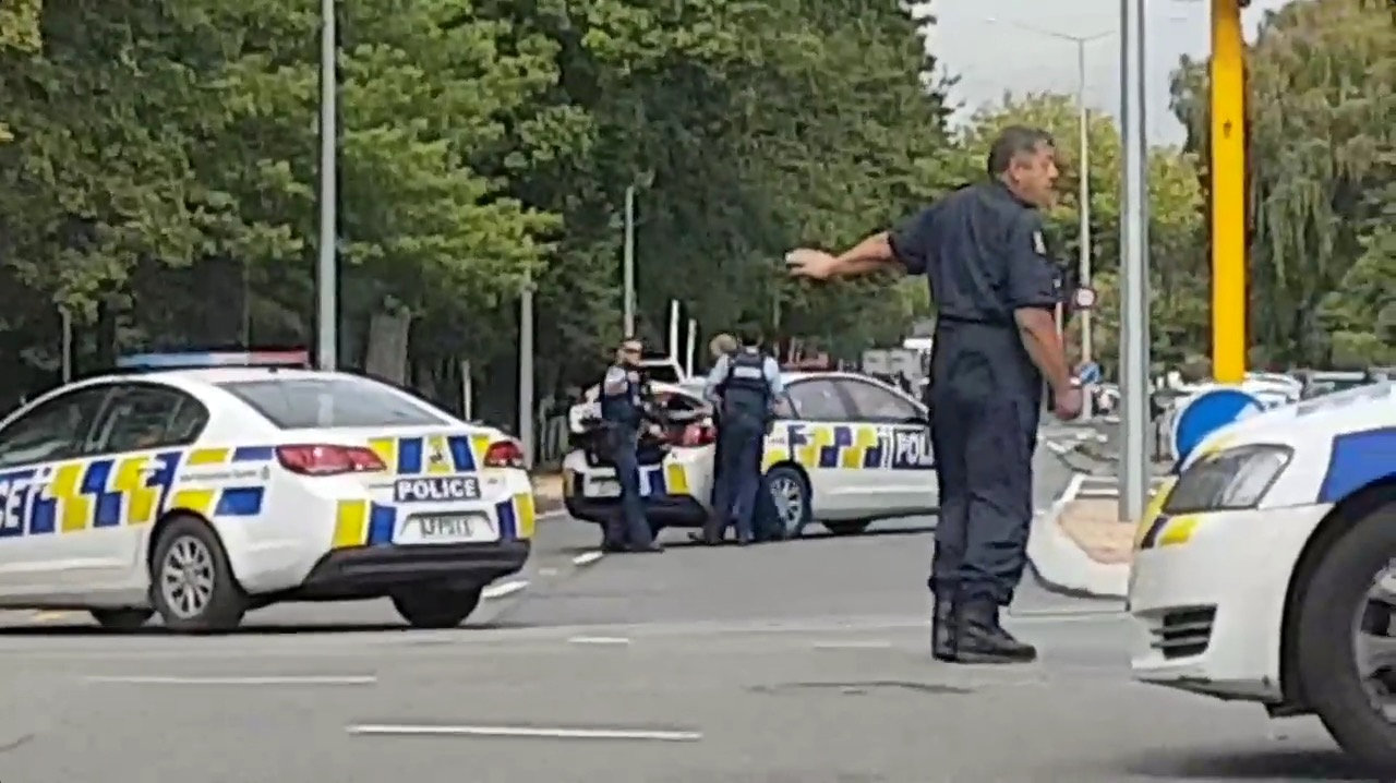 La Policía explosiona dos bolsas en Nueva Zelanda tras ataques terroristas