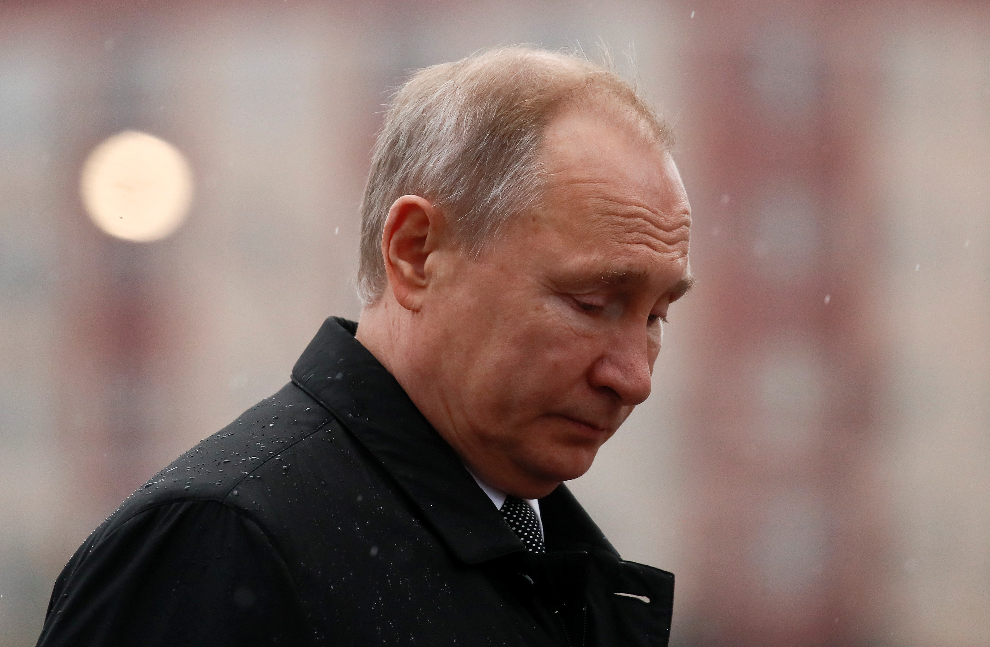 Putin ofrece ayuda de especialistas rusos para restaurar Notre Dame