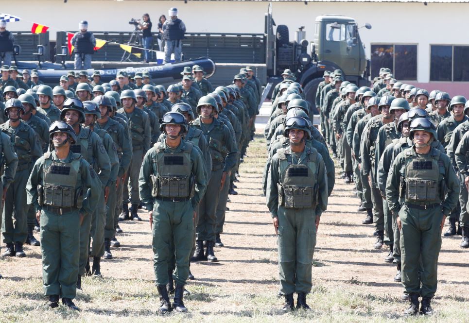 Rotondaro denuncia crisis entre militares venezolanos por politización chavista