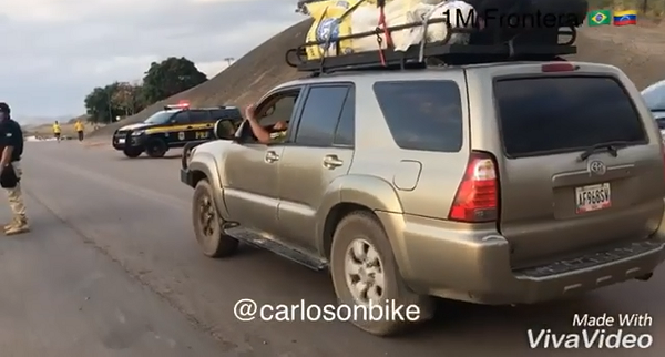 ¿Enchufados? Denuncian que carros privilegiados pueden cruzar la frontera entre Venezuela y Brasil (video)