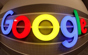 Unión Europea multa a Google con 1.490 millones de euros por bloquear a rivales en publicidad