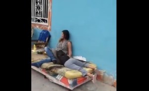 Maracuchos duermen en la calle producto del corte eléctrico #8Mar (video)