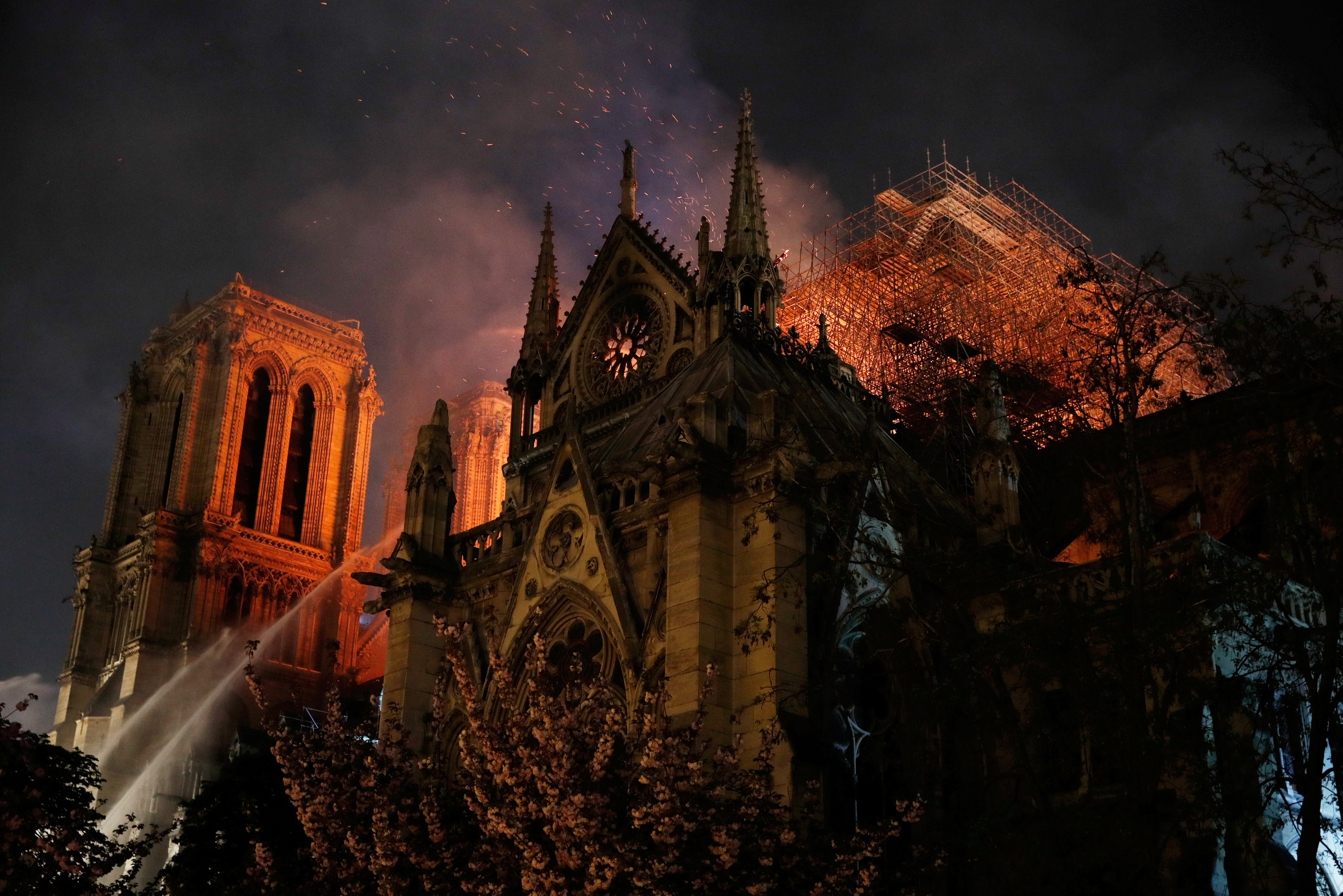Grupo terrorista Isis celebra el incendio de la catedral de Notre Dame (FOTO)