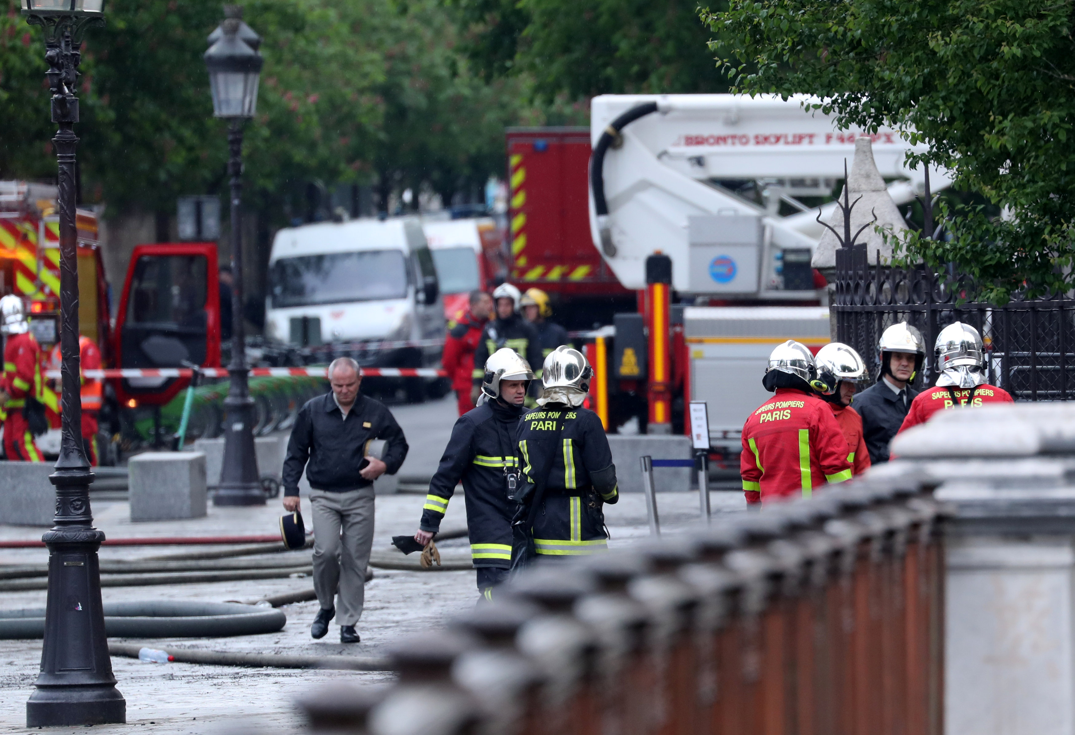 Las autoridades creen que el incendio de Notre Dame tuvo un origen accidental