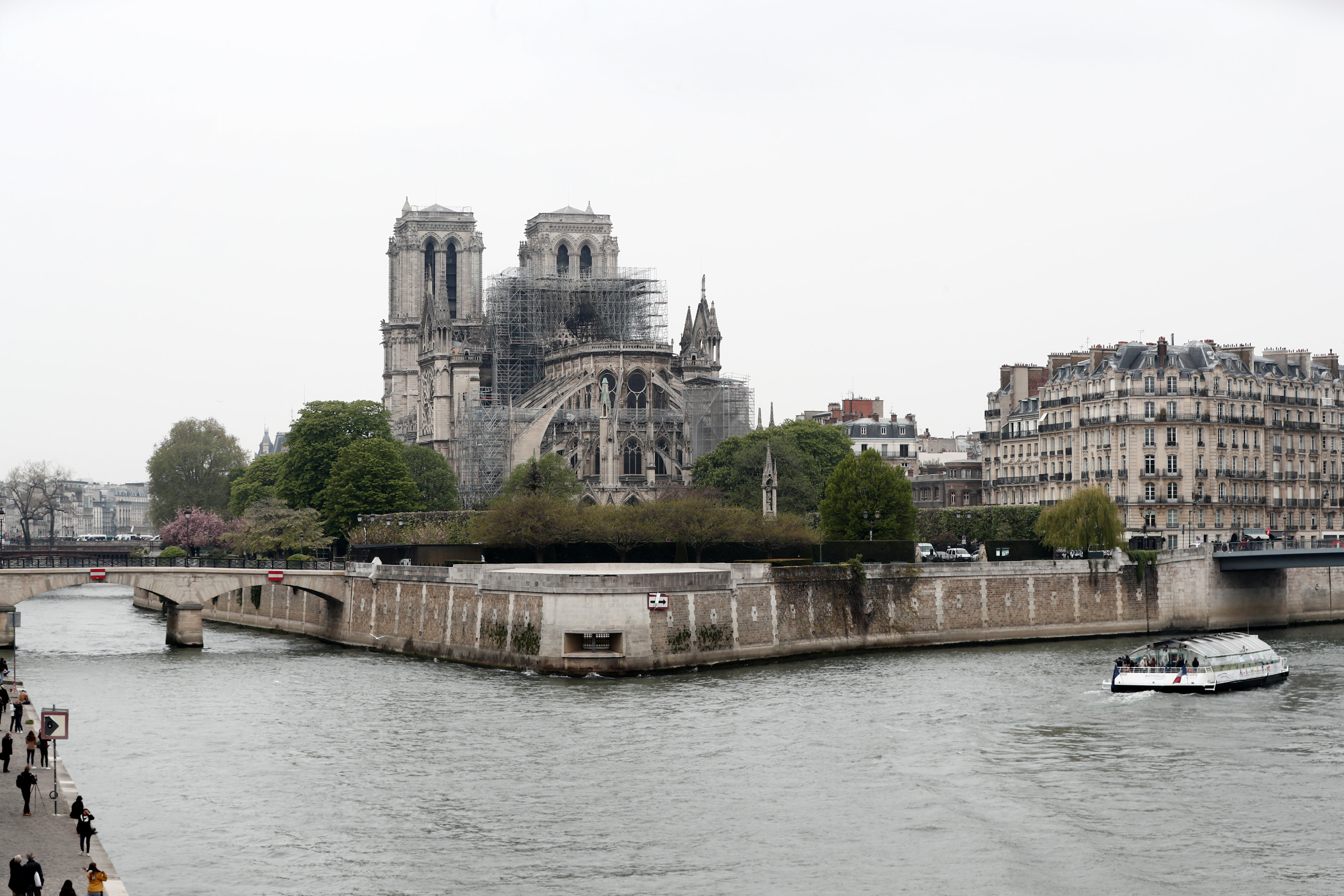 El patrimonio de la humanidad en París sufre por incendios, guerras y terremotos