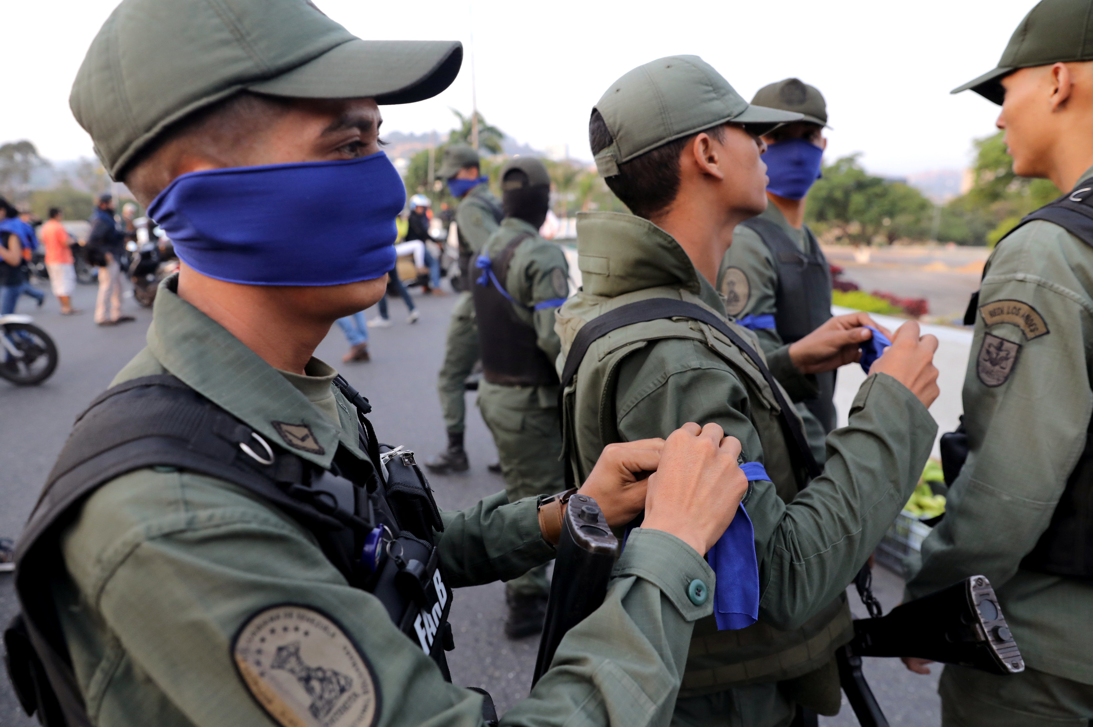 Un general que se levantó el 30 de abril está preso en la misma celda donde enviaba a oficiales torturados por no apoyar a Maduro