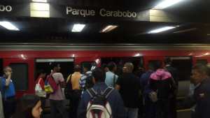 Cortocircuito en tren del Metro de Caracas causó apagón en estación Parque Carabobo #12Abr