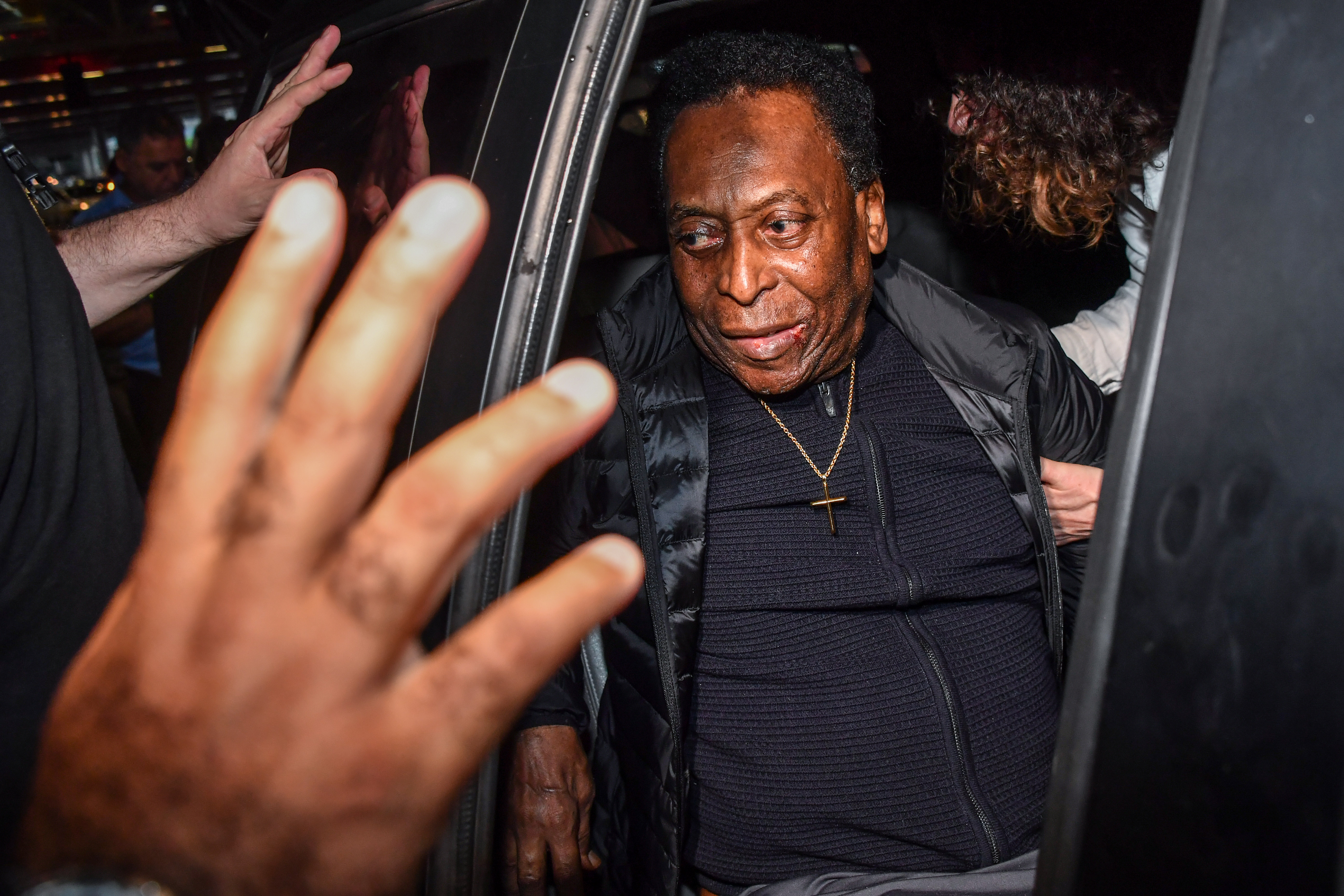 Confinado por el coronavirus, Pelé recibe los 80 años con humor