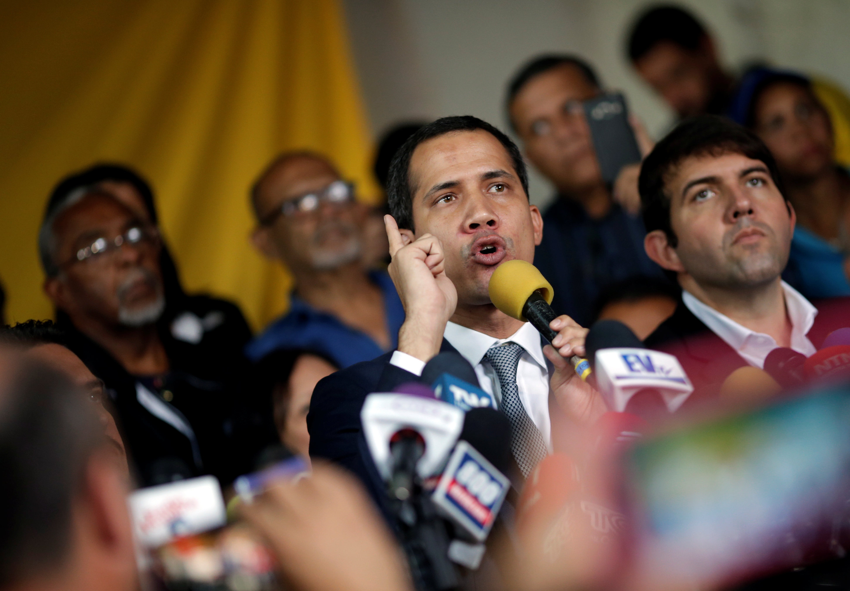 Guaidó: Hoy el dictador vuelve a demostrar su miedo a la legitimidad de la AN