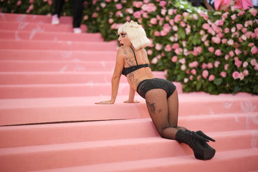Violencia sexual, música y amor: significado de cada tatuaje plasmado sobre la piel de Lady Gaga (FOTOS)
