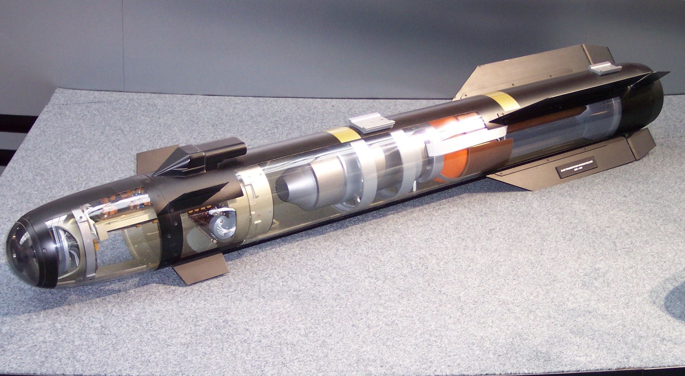 Nuevo misil “ninja-drone” (con espadas) de los Estados Unidos… para salir de los tiranos del mundo