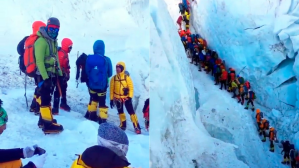 VIDEOS del pico del Everest abarrotado de montañistas en su temporada más mortífera