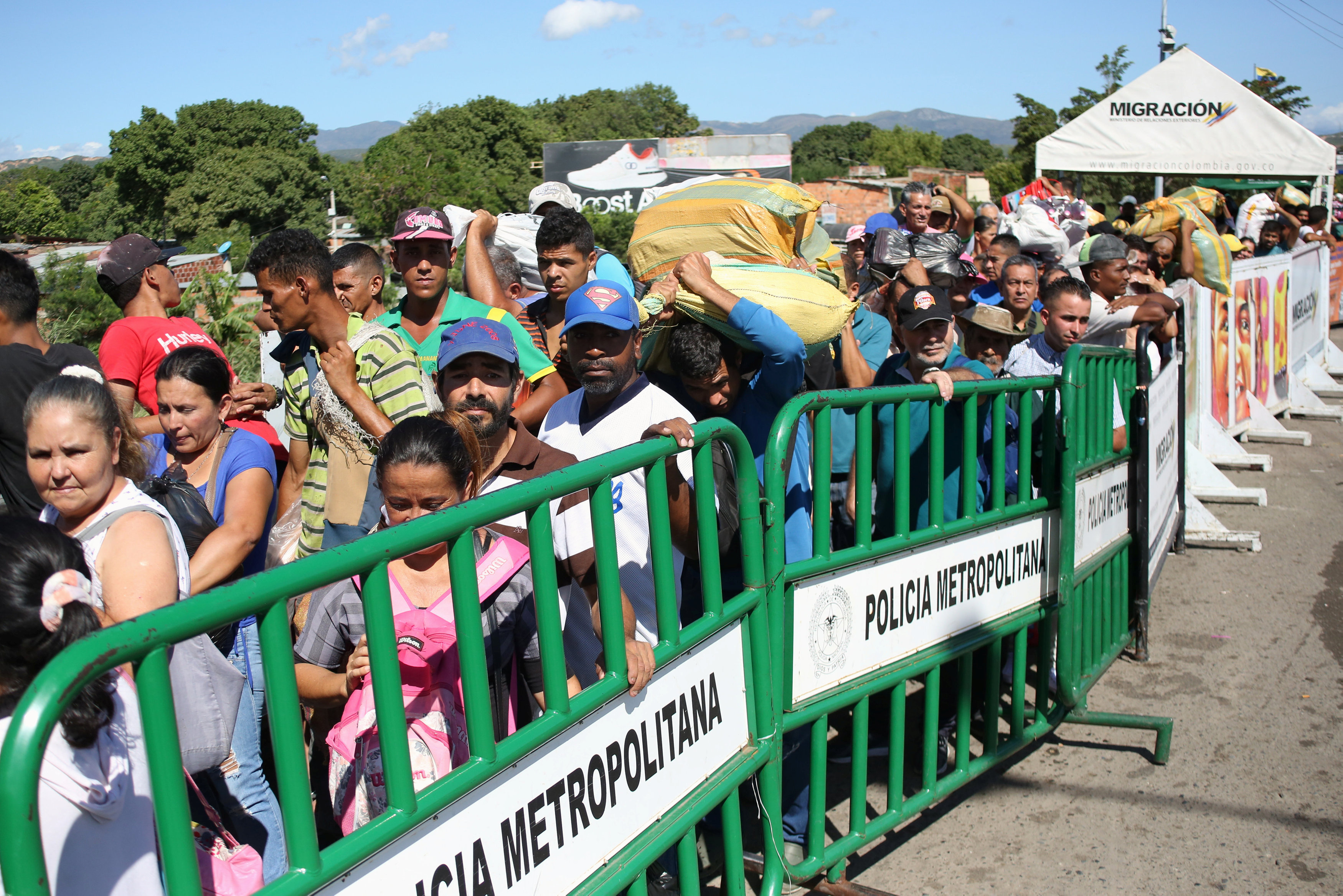 Migración Colombia: Cerca de 18 mil personas han ingresado desde Venezuela por los pasos fronterizos (Fotos y Video)