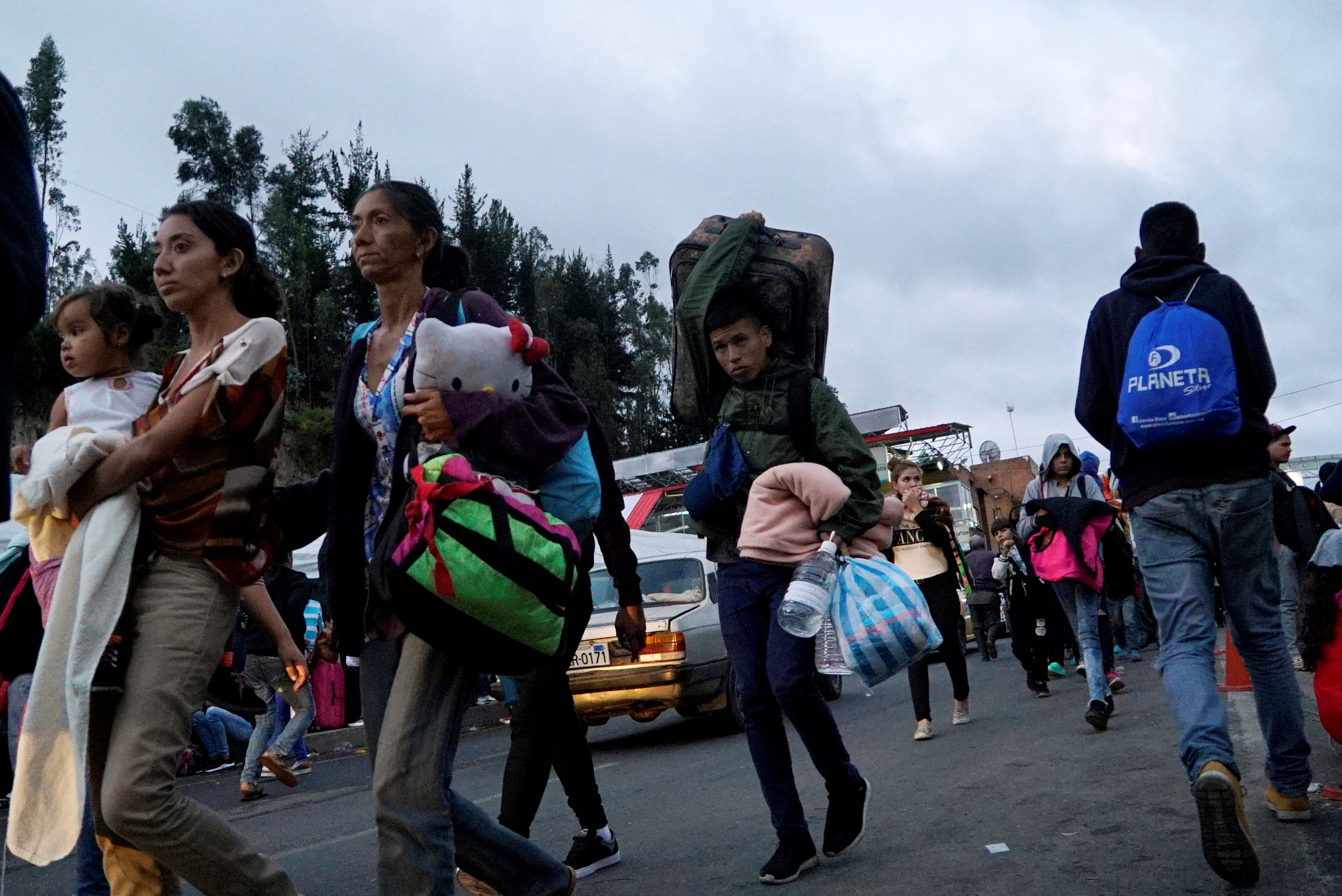 Ecuador perdonará multas a venezolanos en situación irregular