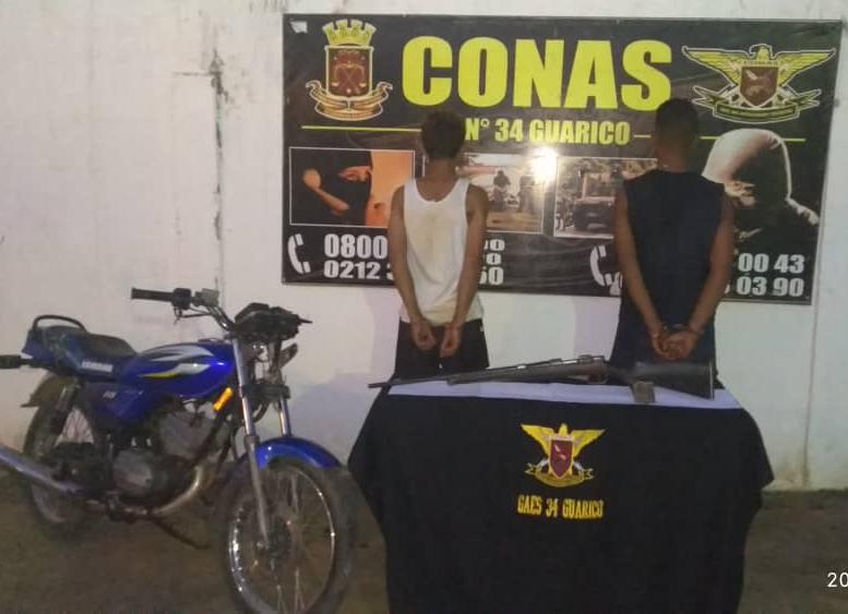 Capturan a dos sujetos que pedían dolares para no atentar contra una víctima en Guárico