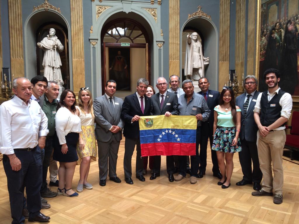 Ledezma: Venezolanos en España plantearon a senadores situación de status migratorio