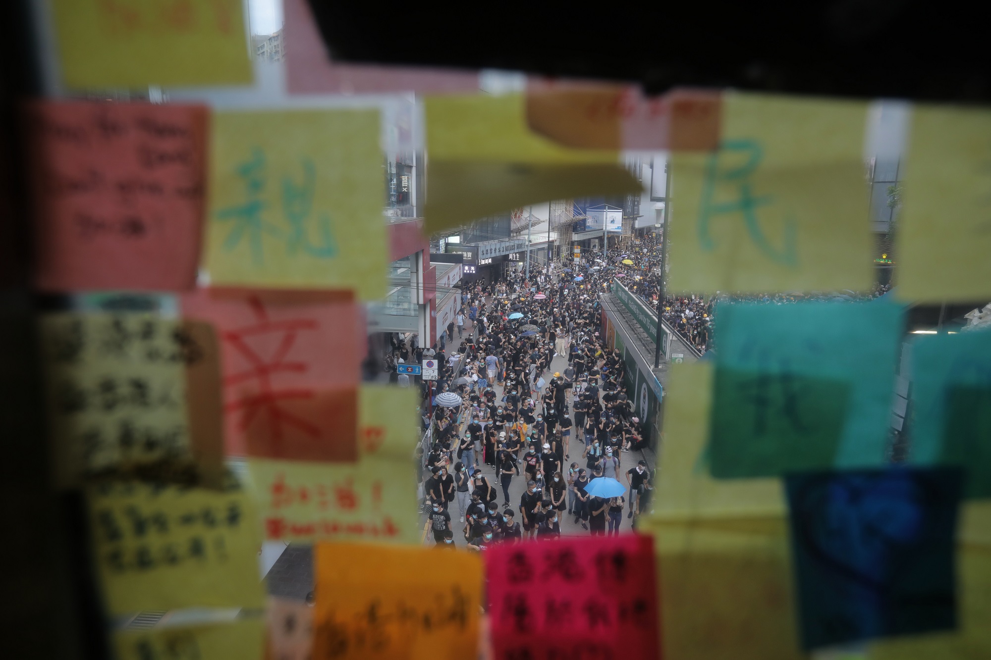 Manifestaciones en Hong Kong se mantienen desafiantes ante prohibición de las autoridades