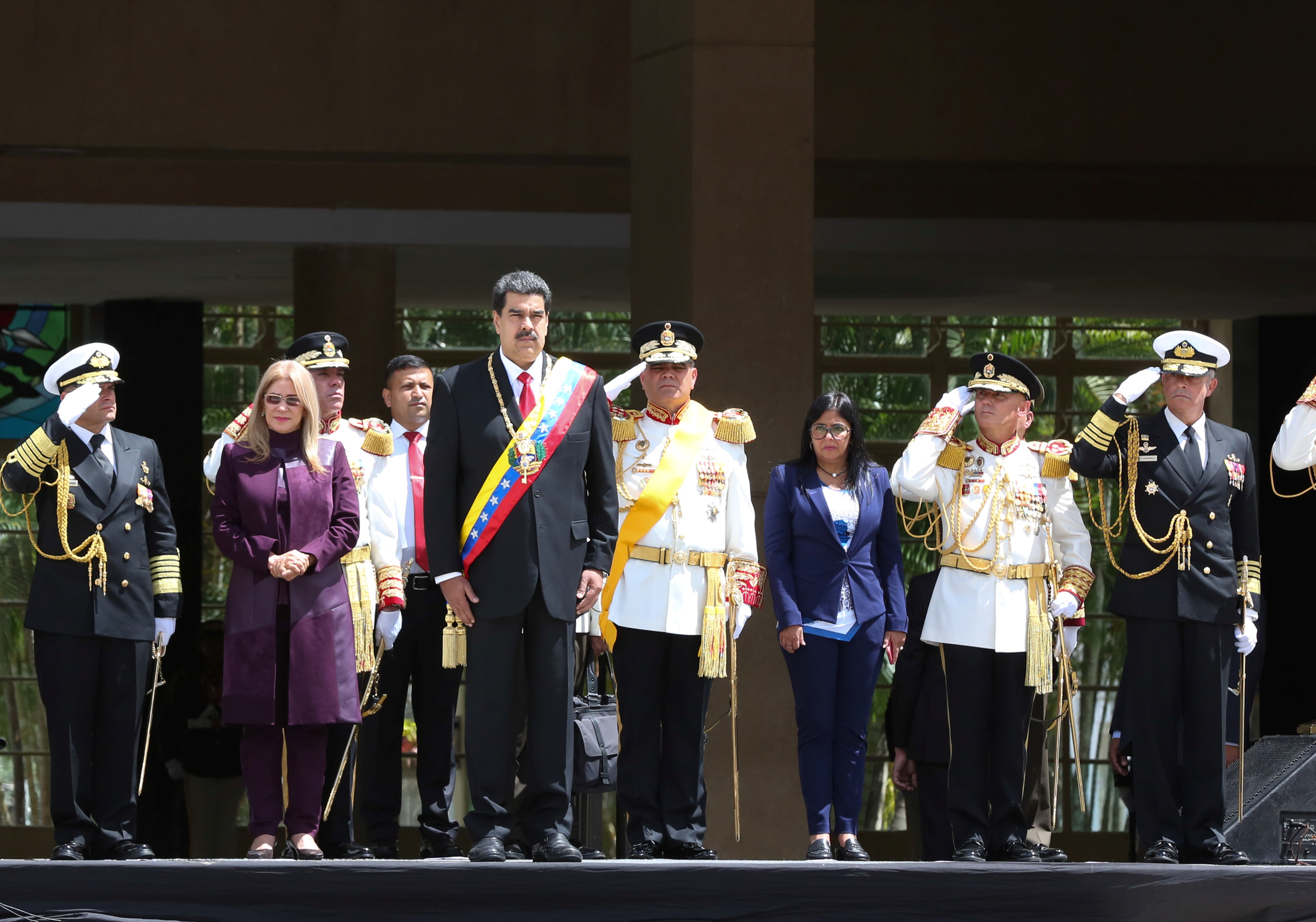 “Estas de salida dictador”: El recadito de este exministro de Chávez a Maduro