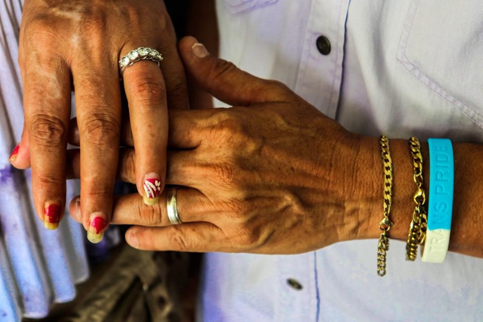 Pareja de transexuales contrajo matrimonio LEGAL en Cuba (FOTOS)