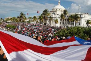 Miles de personas exigen en nueva protesta la renuncia del gobernador de Puerto Rico