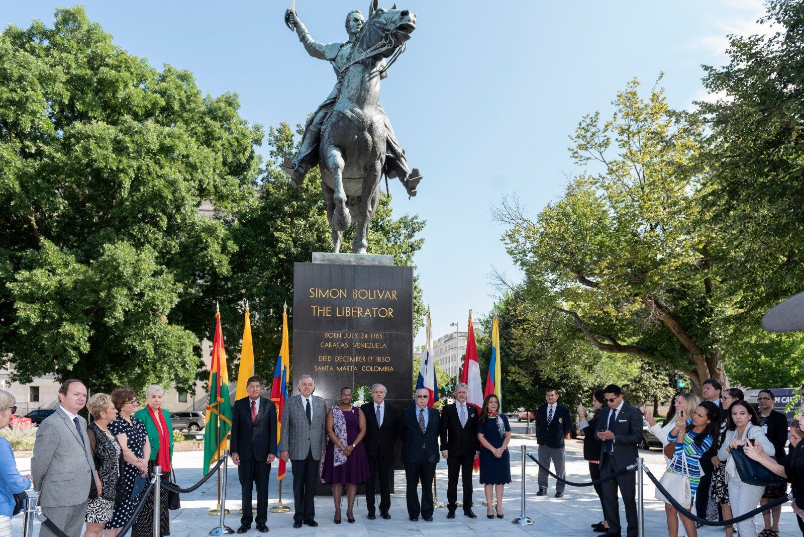 Luis Almagro y la OEA rindieron tributo a Simón Bolívar en su natalicio (FOTO)