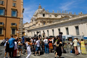 El misterio de la joven desaparecida se ahonda al abrir en el Vaticano tumbas vacías