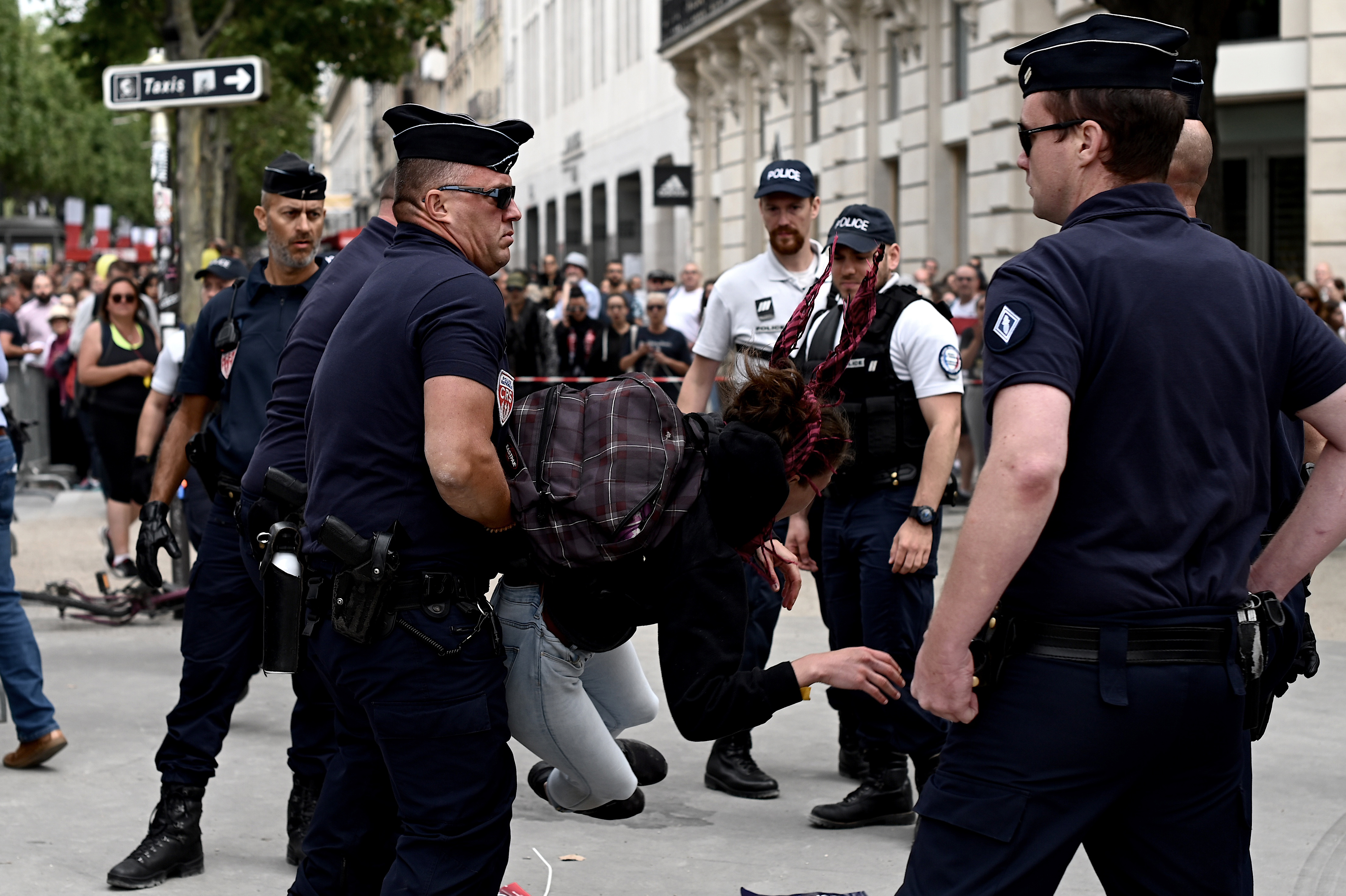 Detenidas 152 personas en París durante las festividades del 14 de julio