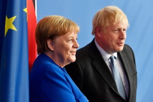 Merkel promete trabajar “estrechamente” con Boris Johnson tras su victoria en el Reino Unido