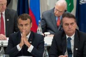 Bolsonaro dice que aceptará ayuda del G7 para el Amazonia… pero si Macron le pide perdón