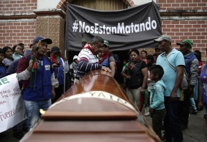 Indígenas colombianos declaran una emergencia por el asesinato de sus líderes