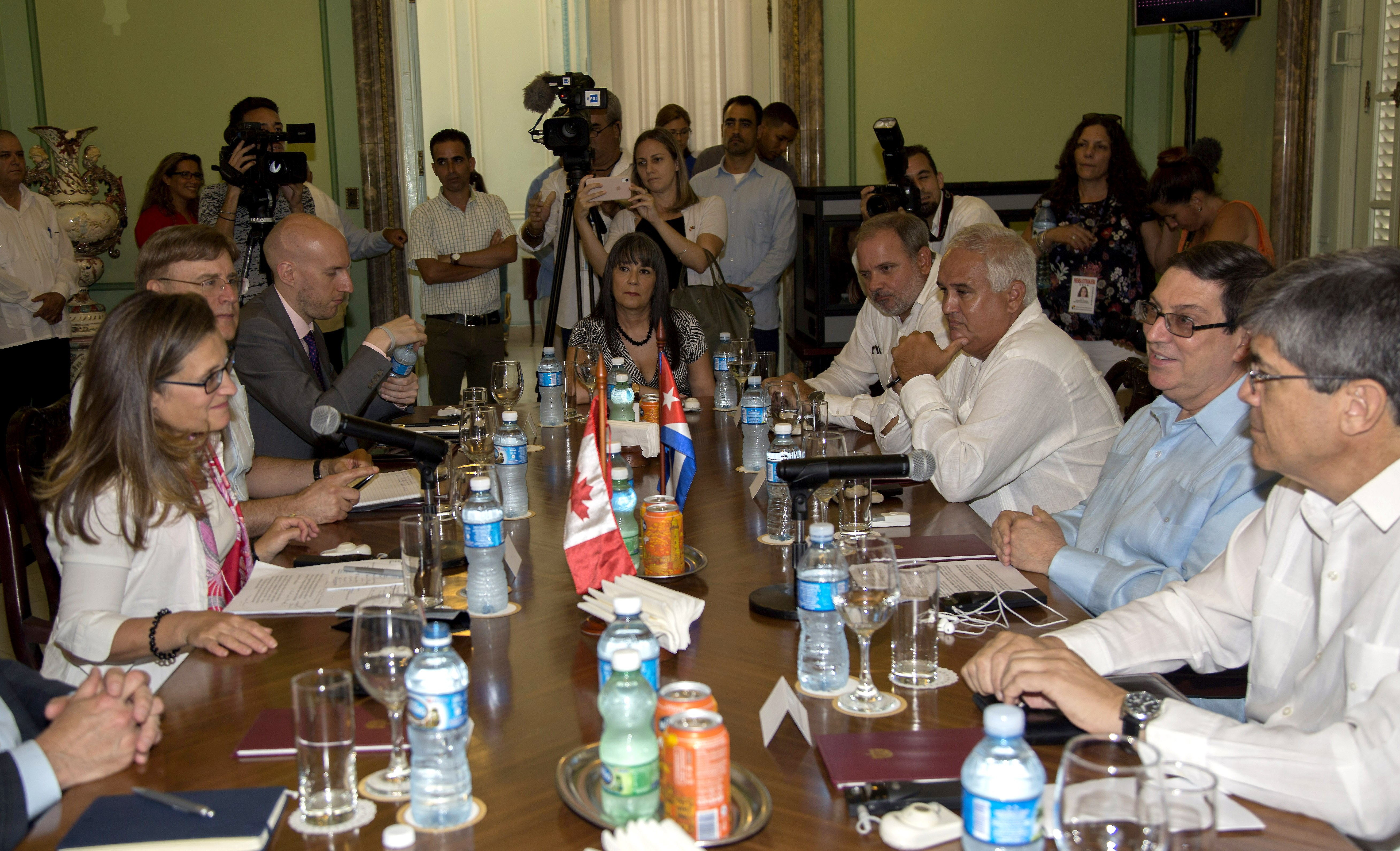 Canadá profundiza diálogo con Cuba para desbloquear la crisis en Venezuela