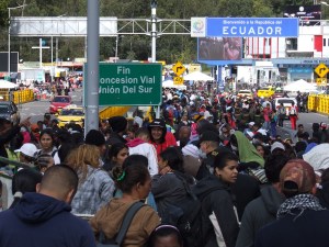 Ecuador exige visa humanitaria a migrantes venezolanos a partir de medianoche