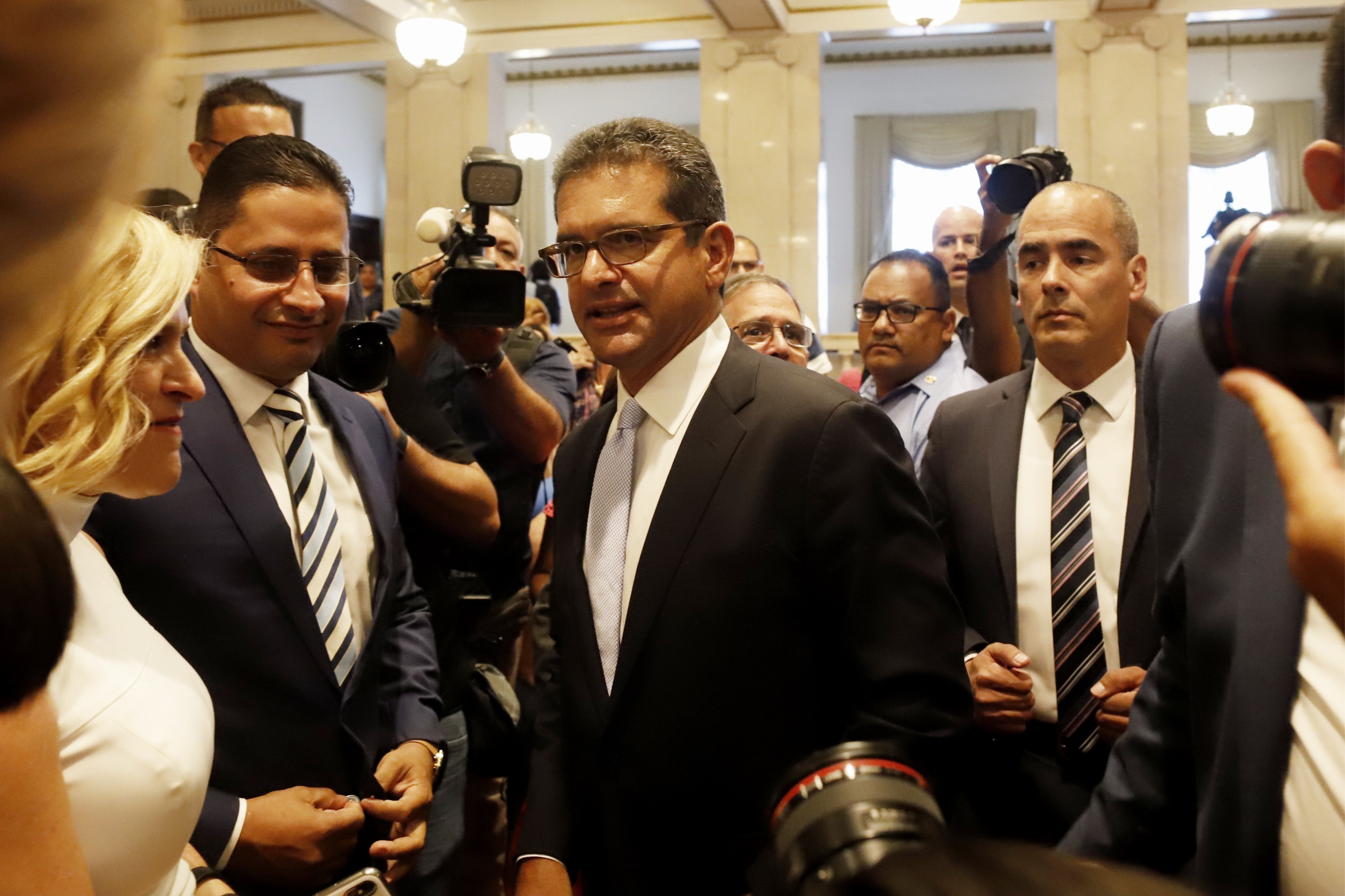 Rosselló formaliza renuncia y anuncia que Pierluisi será gobernador de Puerto Rico