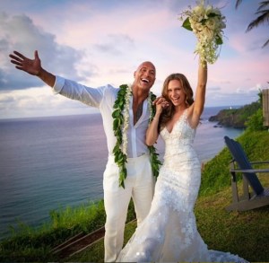 En secreto: El actor Dwayne Johnson se casó con su pareja en Hawái