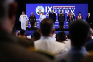 El paranoico Maduro declaró “alerta naranja” fronteriza frente a la “amenaza” de Colombia